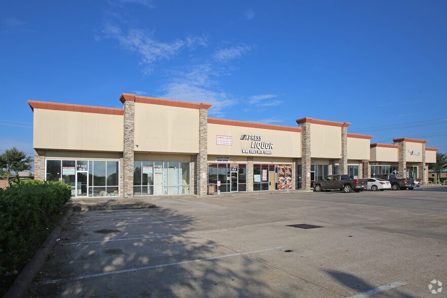 More Photos Of 11302 Space Center, Houston General Retail For Sale