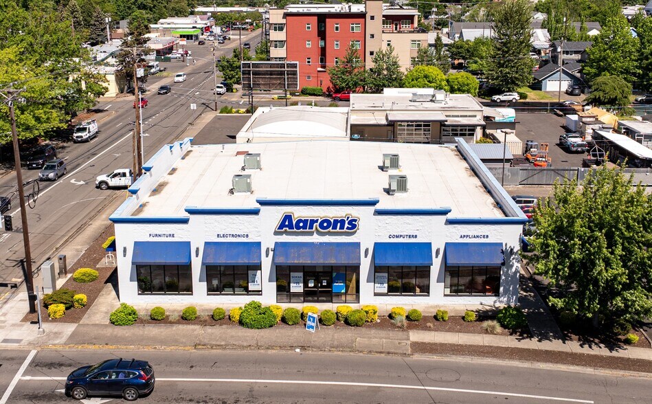 More Photos Of 1990 W 11th Ave, Eugene Freestanding For Sale