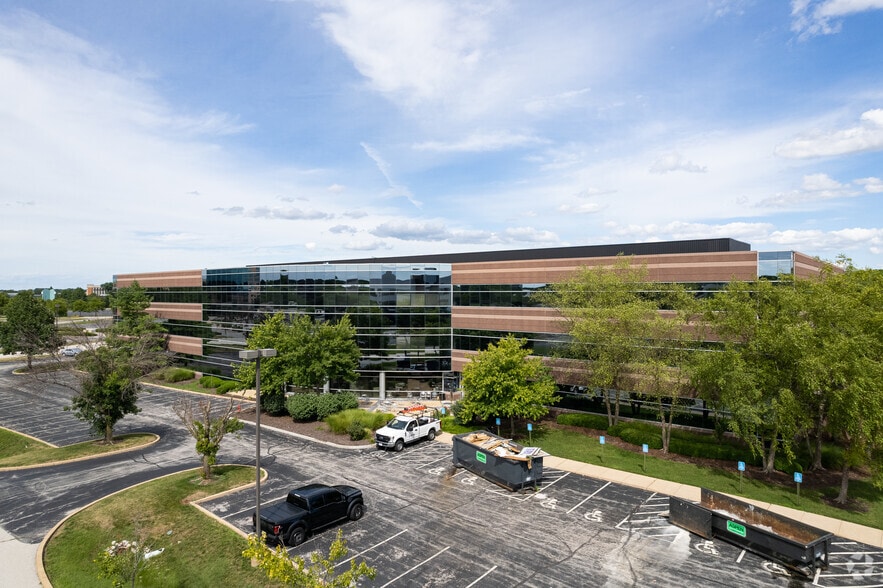 More Photos Of 13640-13690 Riverport Dr, Maryland Heights Office For Lease