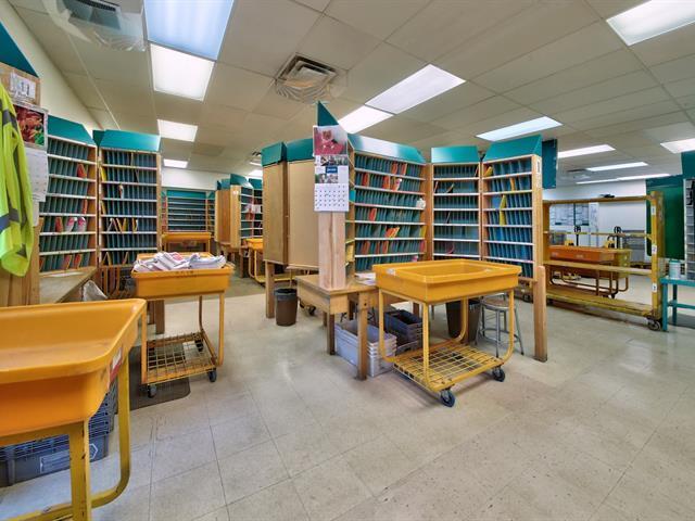 More Photos Of 461 Boul Saint-Joseph, Sainte-julie Office For Sale