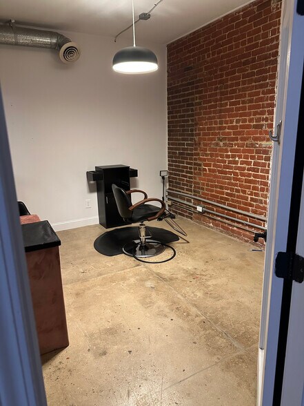 More Photos Of 2112 Morris Ave, Birmingham Office For Lease