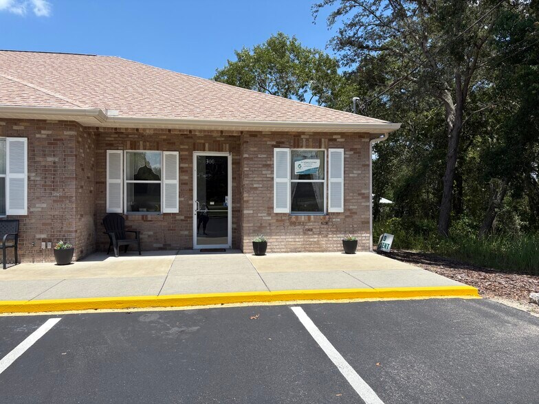 More Photos Of 15151 S US Highway 441, Summerfield Medical For Lease