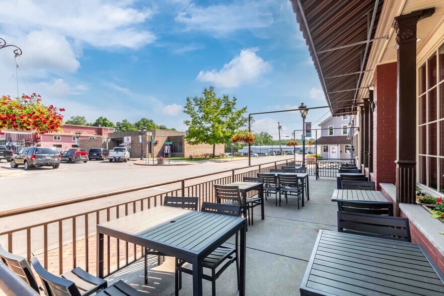 More Photos Of 1 Public Sq, Holley Apartments For Sale