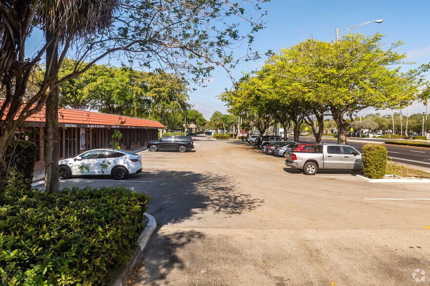 More Photos Of 4400 W Hillsboro Blvd, Coconut Creek Storefront For Lease