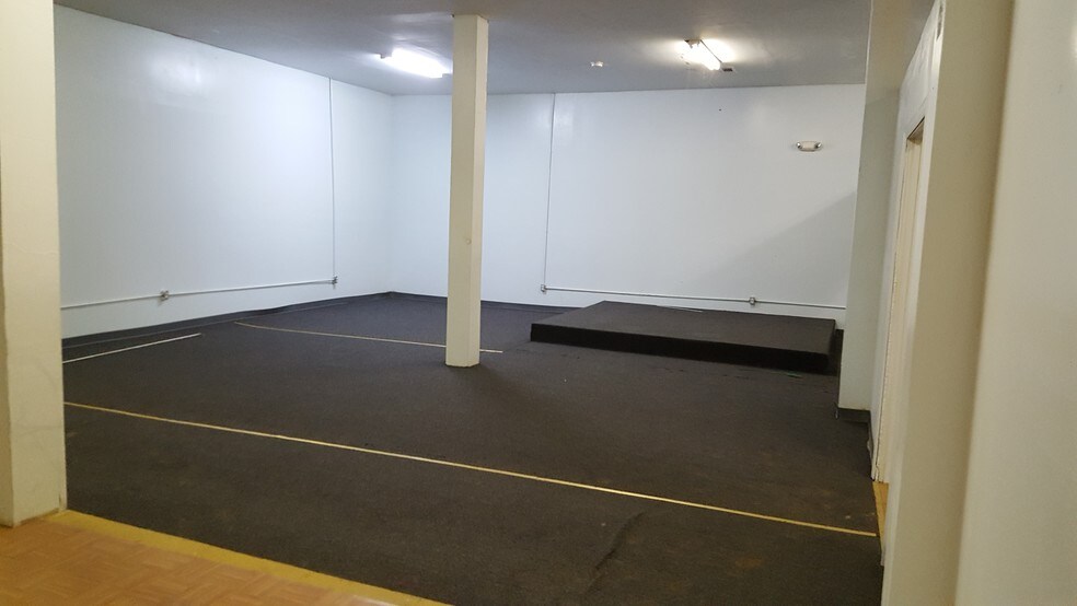 More Photos Of 628-630 Grove St, Irvington General Retail For Sale