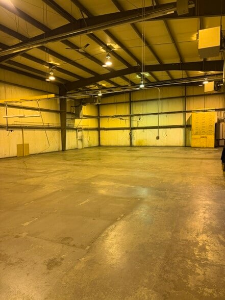 More Photos Of 160 Stover Dr, Carlisle Industrial For Lease