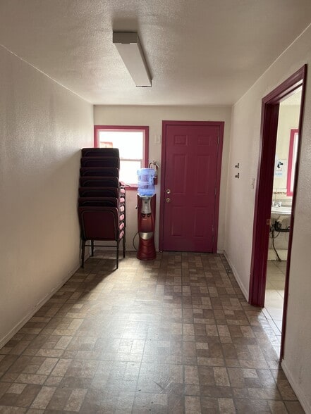 More Photos Of 8225 Main St, Los Angeles Religious Facility For Lease