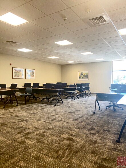 More Photos Of 389 John Downey Dr, New Britain Light Manufacturing For Sale