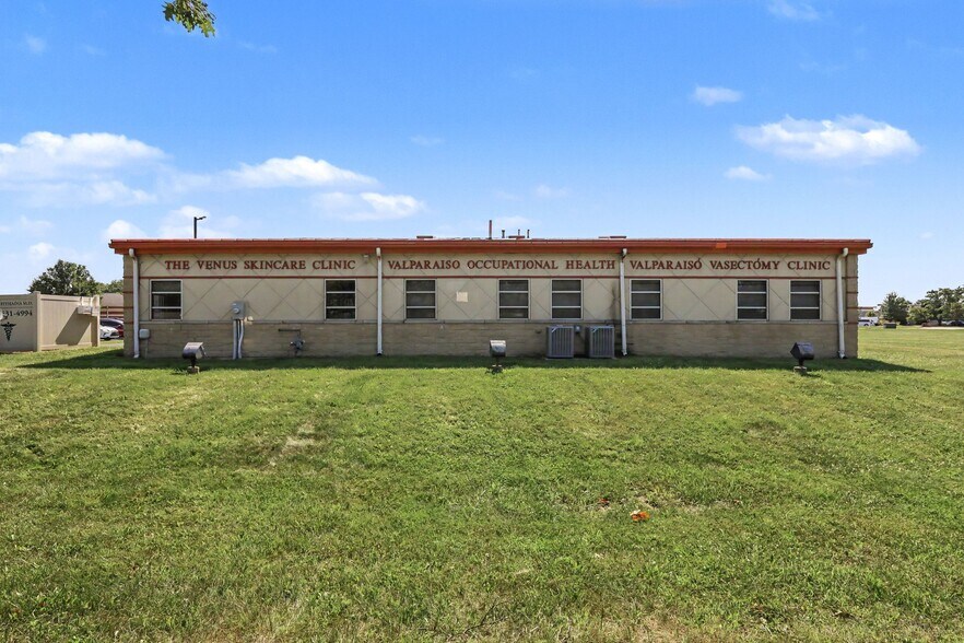 More Photos Of 2801 Leonard Dr, Valparaiso Medical For Sale