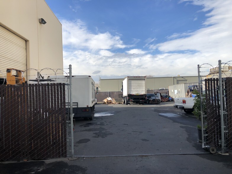 More Photos Of 4 Wayne Ct, Sacramento Warehouse For Lease