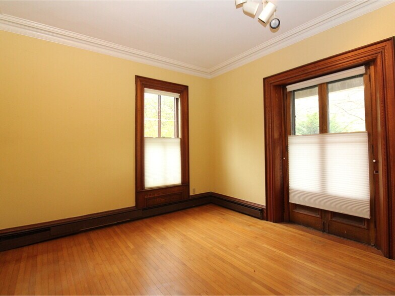 More Photos Of 5224 Shelburne Rd, Shelburne Apartments For Lease
