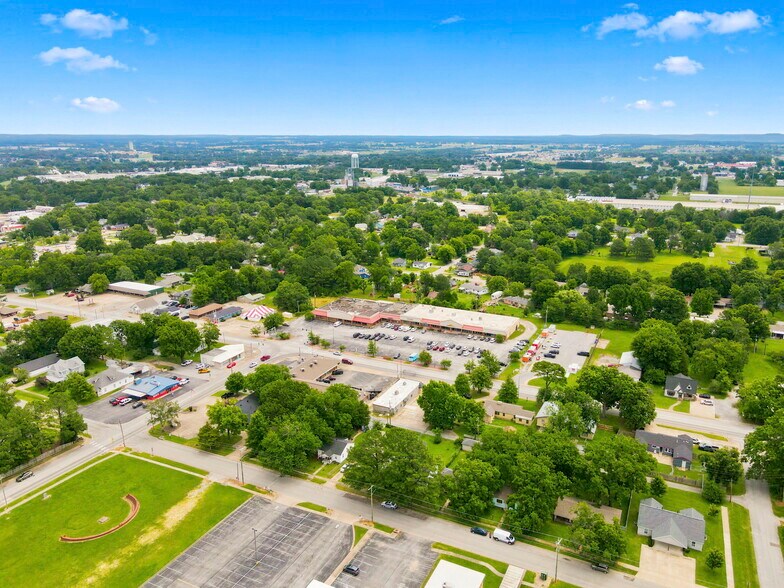 More Photos Of 816 S Mount Olive St, Siloam Springs Medical For Sale