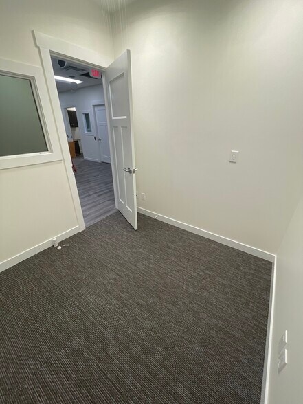More Photos Of 18515 53rd Ave, Surrey Manufacturing For Lease