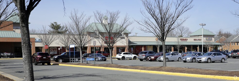 More Photos Of 1050-1096 Elden St, Herndon Storefront For Lease