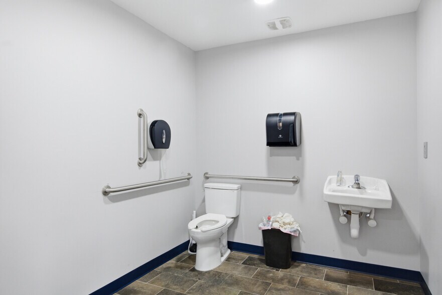 More Photos Of 5192 Dominion Dr, Dublin Warehouse For Sale