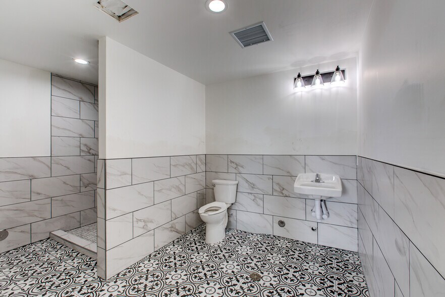 More Photos Of 9145 Commerce Center Cir, Highlands Ranch Office For Sale