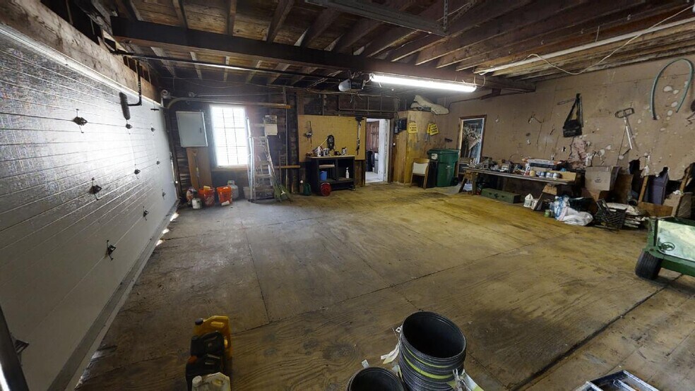 More Photos Of 763 Massachusetts Ave, Lunenburg General Retail For Sale