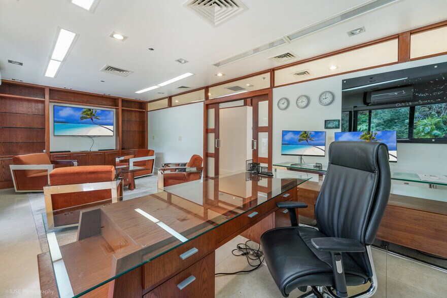 More Photos Of 520 Brickell Key Dr, Miami Apartments For Lease