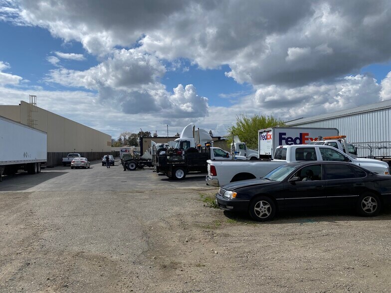 More Photos Of 6939 Power Inn Rd, Sacramento Warehouse For Sale