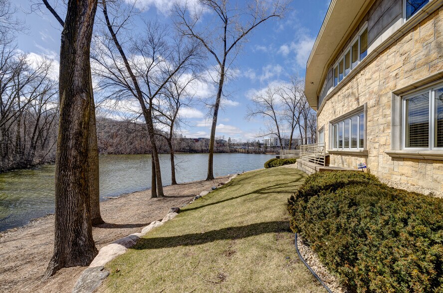 More Photos Of 12455 Ridgedale Dr, Minnetonka Office For Lease