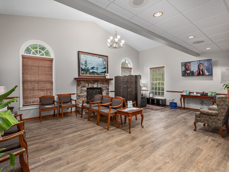 More Photos Of 4 Medical Park Dr, Asheville Medical For Sale