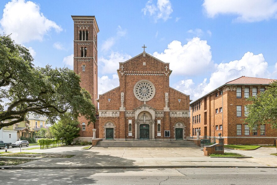 Primary Photo Of 3220-3222 Canal St, New Orleans Specialty For Sale