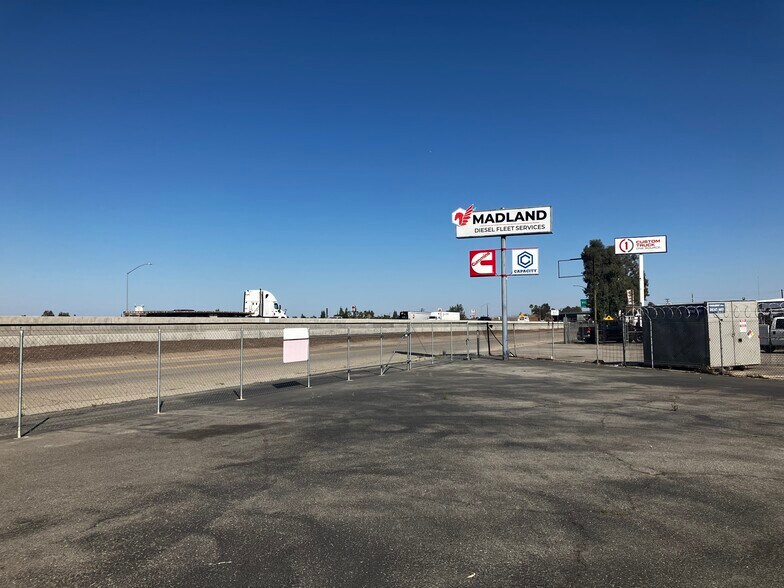 More Photos Of 4420 State Rd, Bakersfield Warehouse For Lease