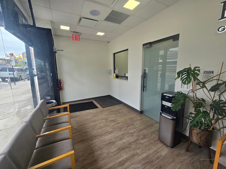 More Photos Of 9530 Queens Blvd, Rego Park Storefront For Sale