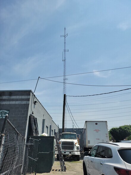 More Photos Of 114 Railroad St, Huntington Station Land For Lease