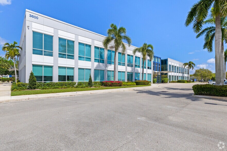 More Photos Of 3998 FAU Blvd, Boca Raton Unknown For Lease