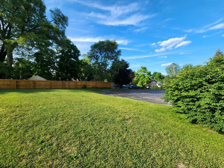 More Photos Of 545 E Main St, Pinckney Office Residential For Sale