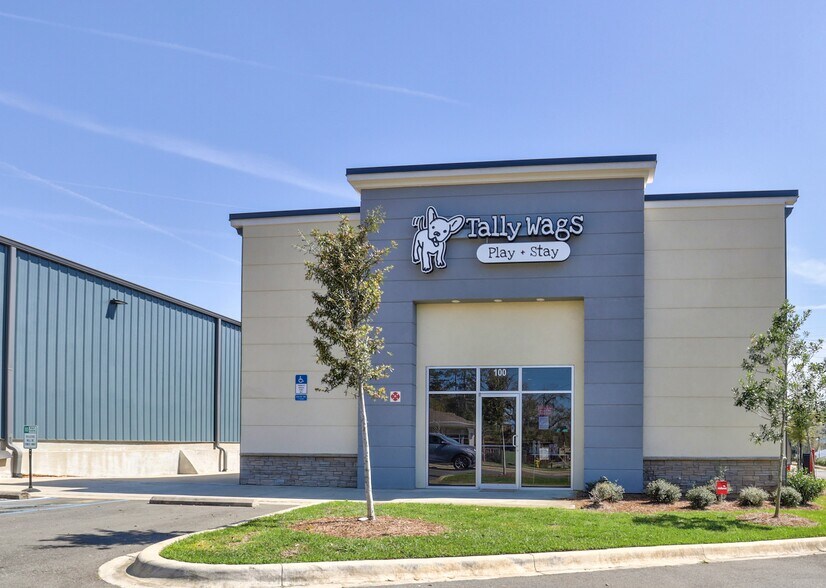 More Photos Of 1706 Capital Cir NE, Tallahassee General Retail For Lease