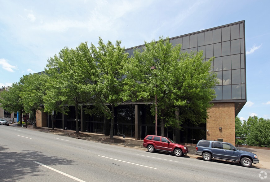 More Photos Of 1000 Fifth Ave, Huntington Medical For Lease