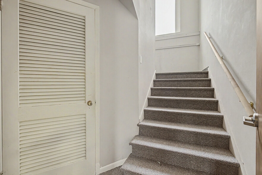 More Photos Of 1117 10th St, Huntsville Office For Lease
