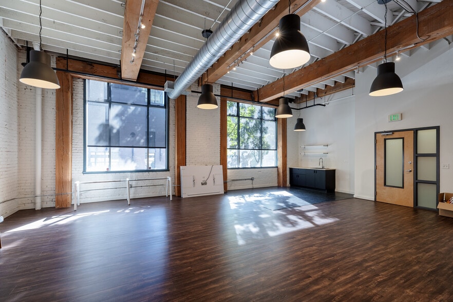 More Photos Of 404 NW 10th Ave, Portland Loft Creative Space For Sale