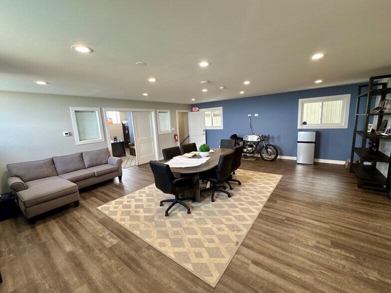 More Photos Of 5681 White Willow Rd, Minooka Specialty For Sale