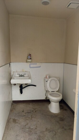 More Photos Of 5057 Lante St, Baldwin Park Warehouse For Sale