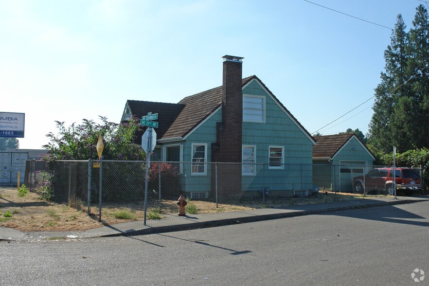 More Photos Of 2706 NE Columbia Blvd, Portland Industrial For Lease