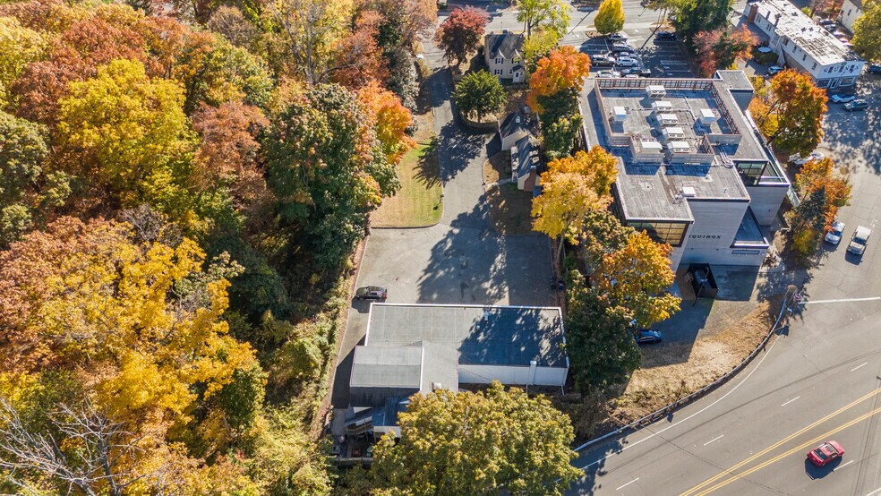 More Photos Of 204 Old Post Rd, Southport Warehouse For Lease