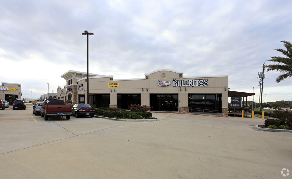 More Photos Of 4802 S Sam Houston Pky, Houston Unknown For Lease