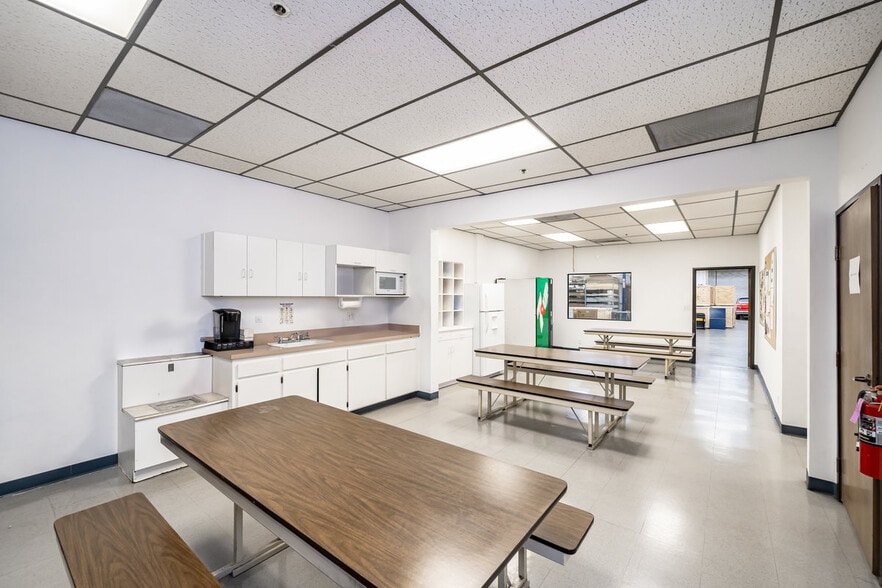 More Photos Of 231 W Blueridge Ave, Orange Manufacturing For Sale