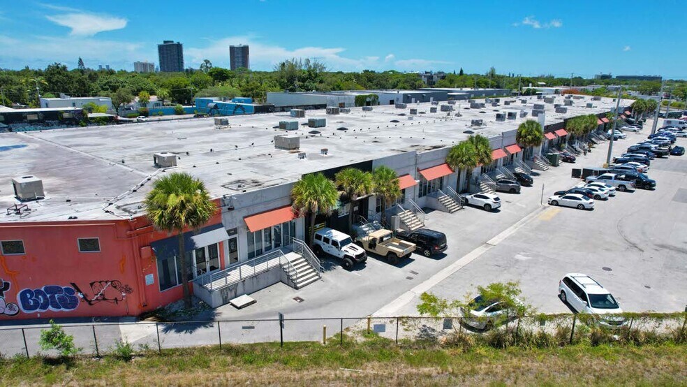 More Photos Of 7201-7275 NE 4th Ave, Miami Showroom For Lease