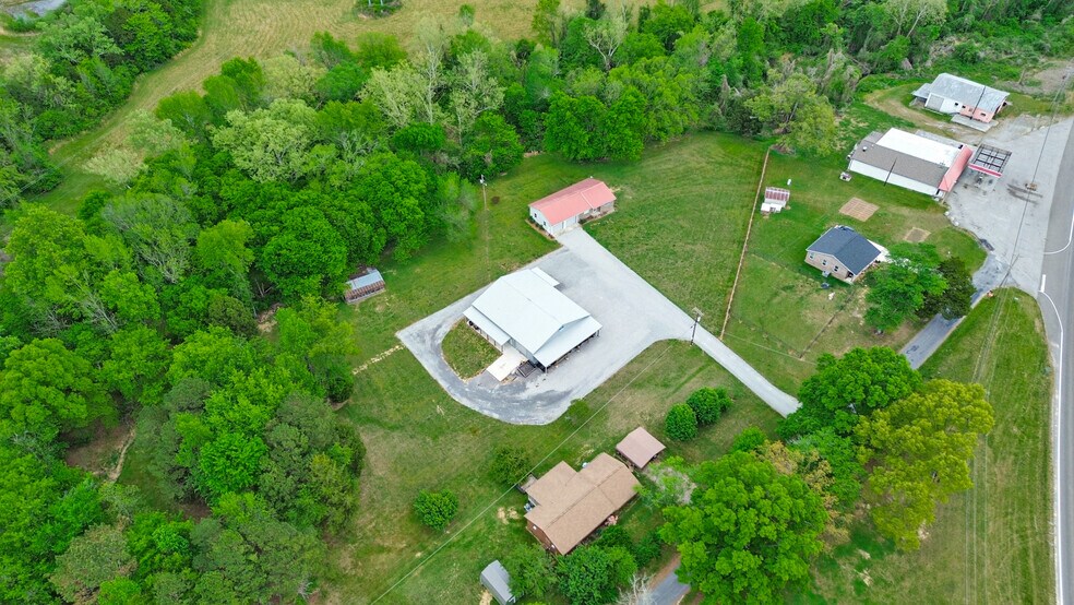 More Photos Of 148 Porter Ln, Spring City Specialty For Sale