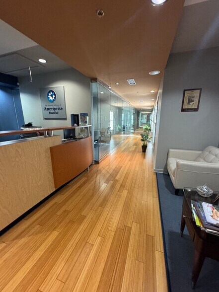 More Photos Of 3085 Fountainside Dr, Germantown Medical For Sale