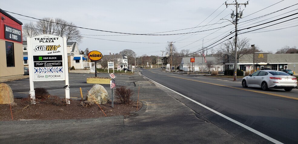 More Photos Of 236-242 Teaticket Hwy, East Falmouth Freestanding For Lease