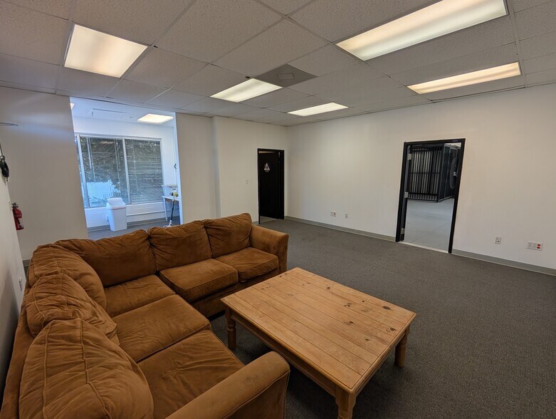 More Photos Of 930 Huber St, Grover Beach Warehouse For Lease