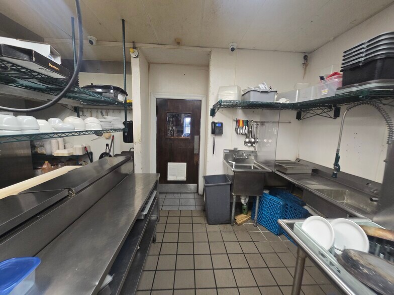 More Photos Of 48 School St, Lincoln Restaurant For Sale