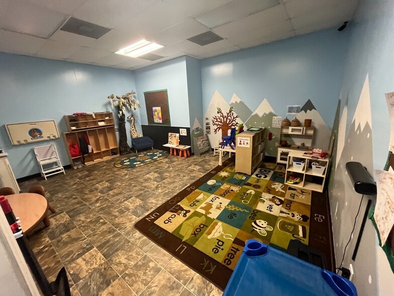 More Photos Of 3111 S Main St, Pearland Warehouse For Sale
