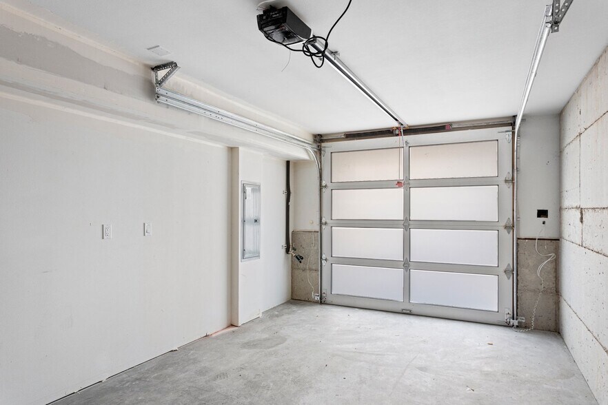 More Photos Of 4270 NE 50th St, Seattle Apartments For Sale