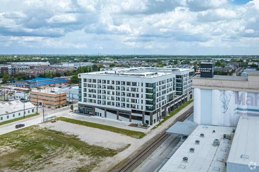 More Photos Of 2305 Summer St, Houston Apartments For Lease
